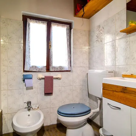 Nel Blu Dipinto Di Blu *