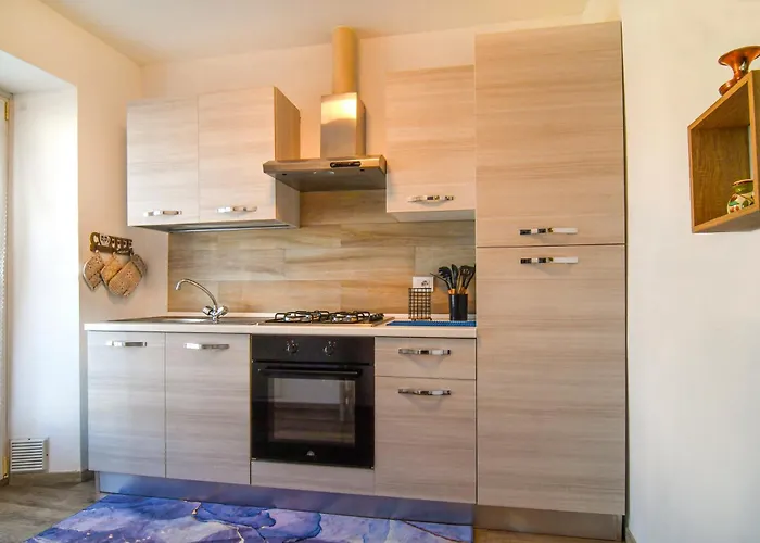 Daire Nel Blu Dipinto Di Blu *