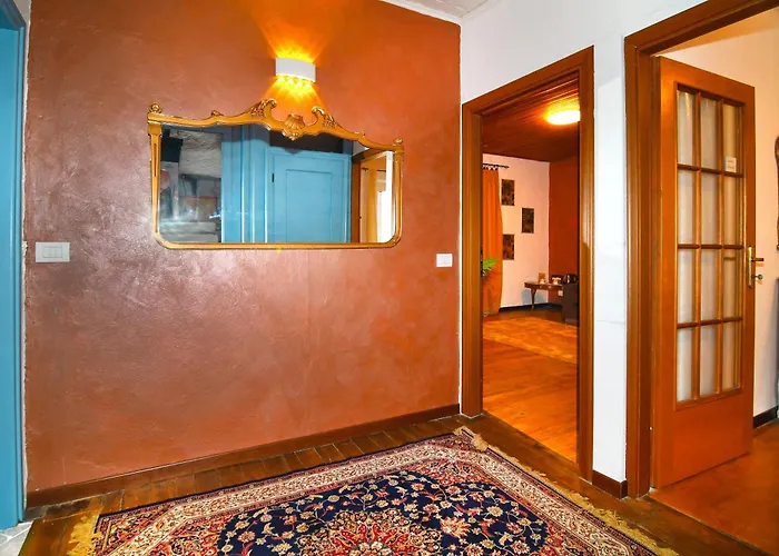 Daire Nel Blu Dipinto Di Blu Malesco